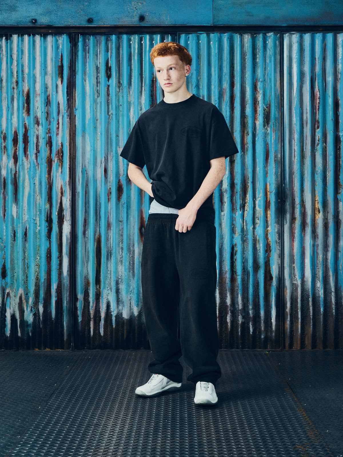 ISLAND KNOCKOUT TEE [BLACK]