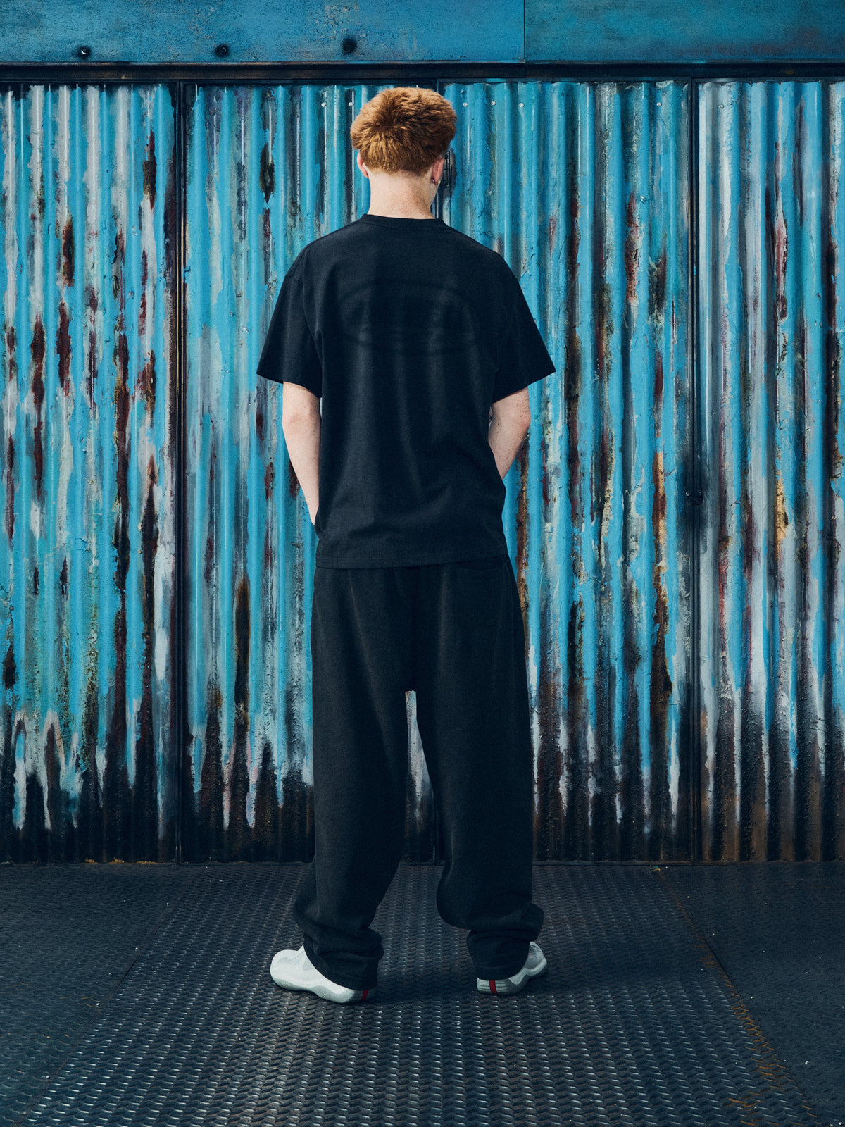 ISLAND KNOCKOUT TEE [BLACK]