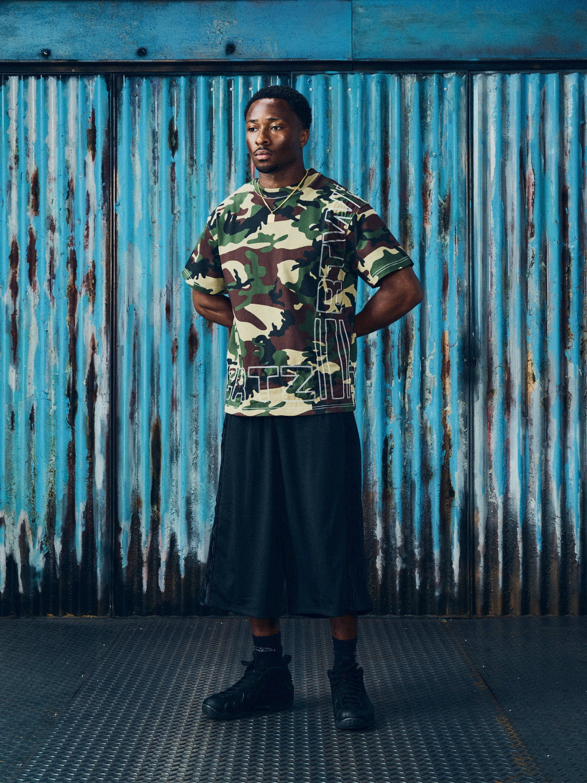 OUTLINE HEAVYWEIGHT TEE [WOODLAND CAMO]
