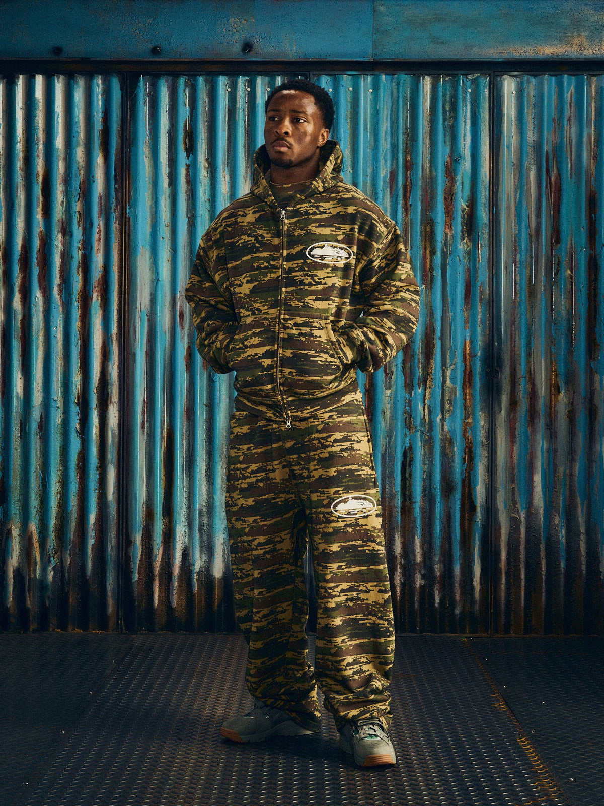 ISLAND PUFF PRINT OPEN HEM SWEATPANT [DIGI CAMO]